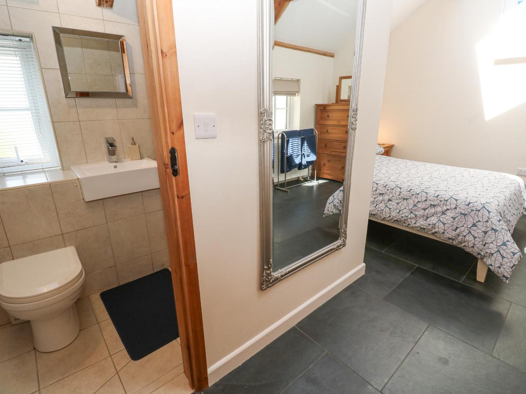 Godolphin Barn Villa Хелстън Екстериор снимка