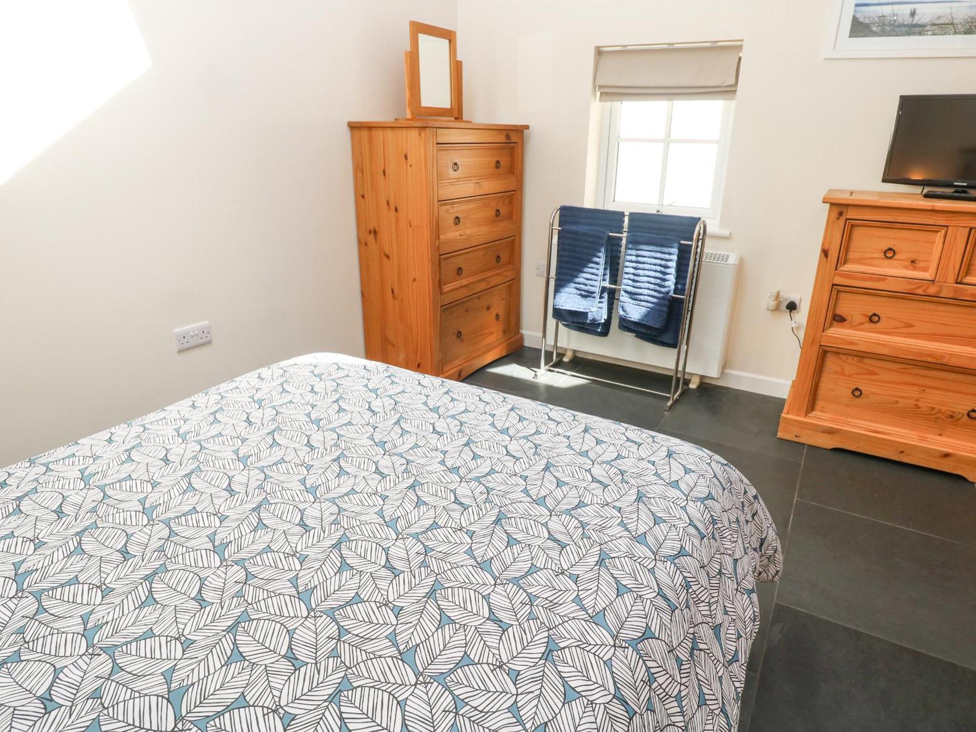 Godolphin Barn Villa Хелстън Екстериор снимка
